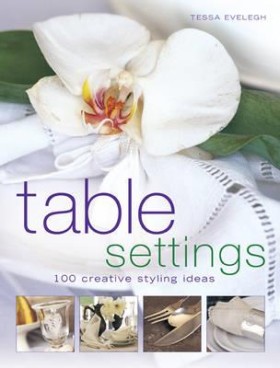 TABLE SETT …