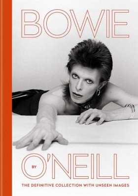 BOWIE BY O &hellip;