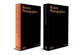 Women Phot …